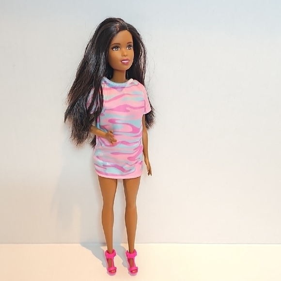 Barbie Doll in Pink and Blue Swirl Dress - Picture 3 of 4